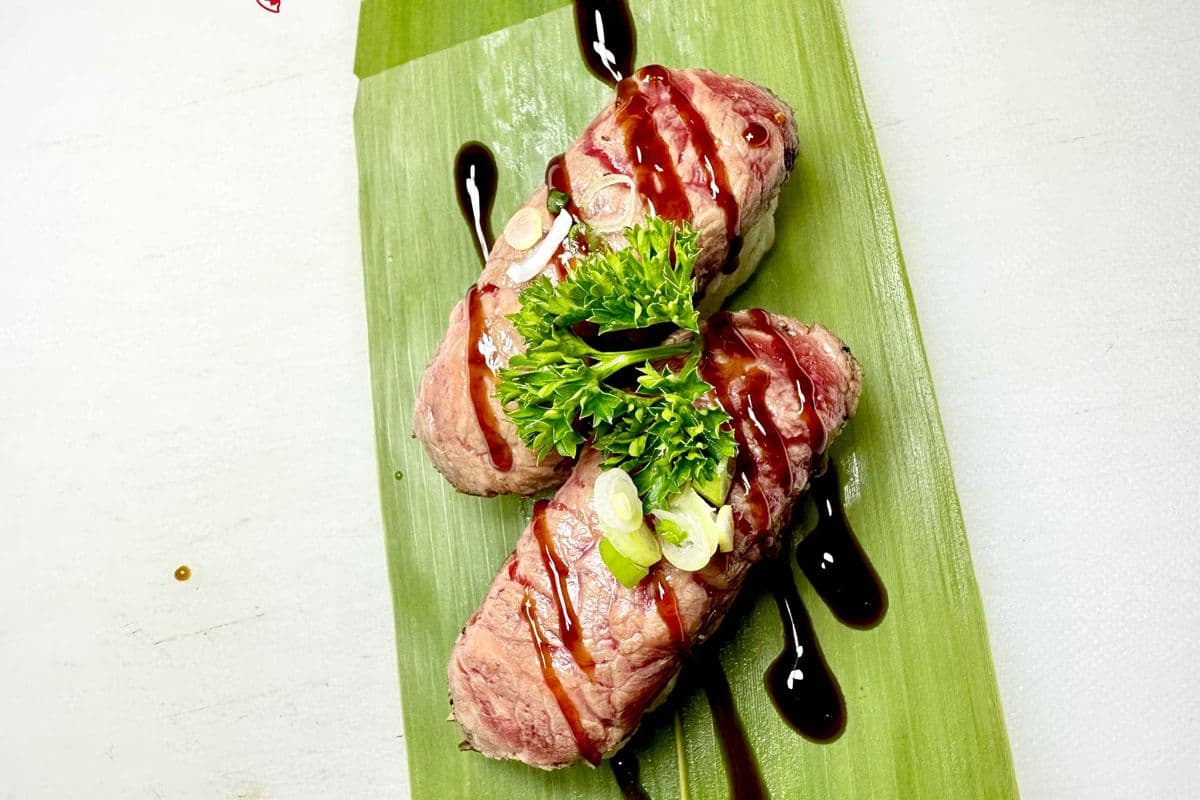 Torch Beef Sushi (2pcs)