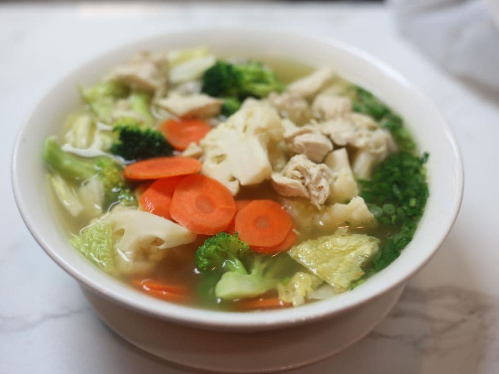 7A . DELUXE WONTON SOUP