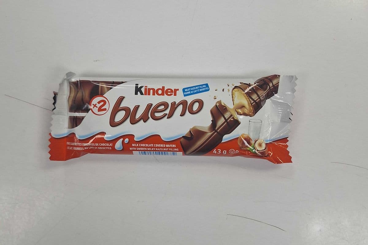 Kinder Bueno White (39 g) - $ 2.25