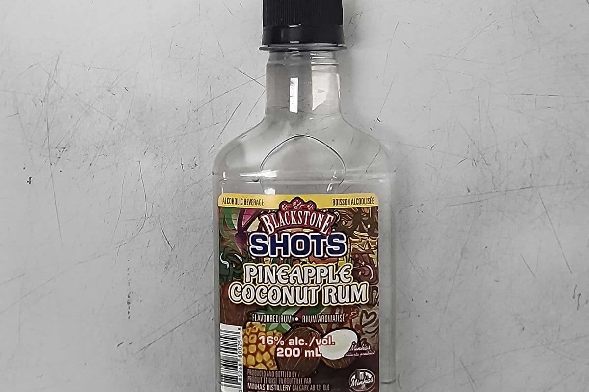 Blackstone Shot Sour Pineapple Coconut Rum (1 x 200 ml)