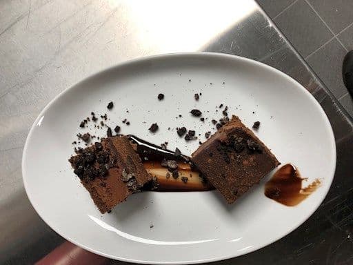MOUSSE AU CHOCOLAT NOIR / DARK CHOCOLATE MOUSSE CAKE