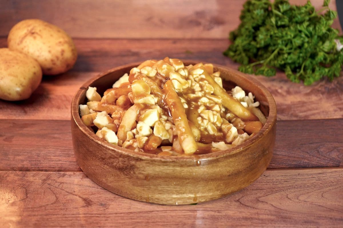 #-19 Regular Poutine