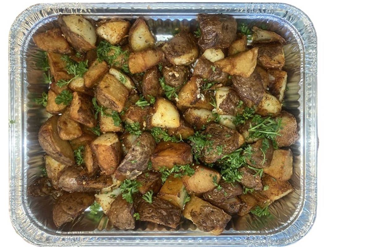 Red garlic potato with 8 OZ Garlic Sauce