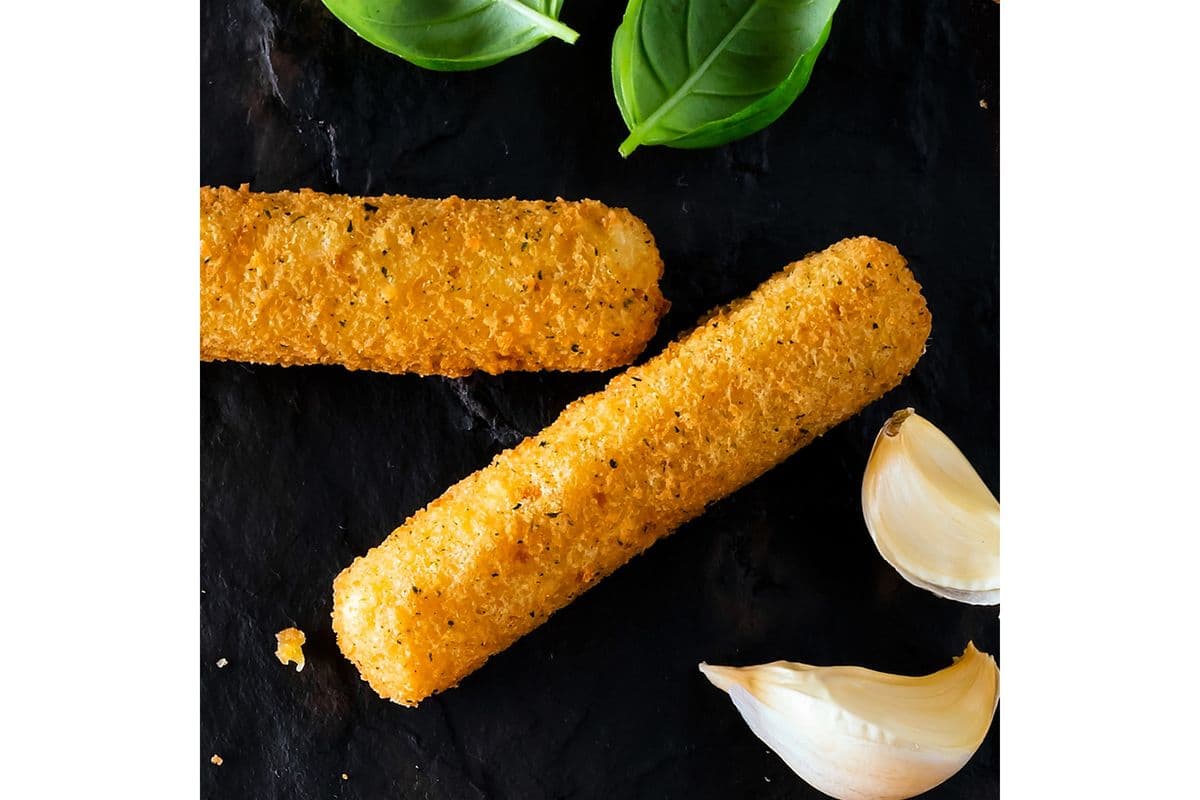 Mozzarella Sticks (7 pcs)