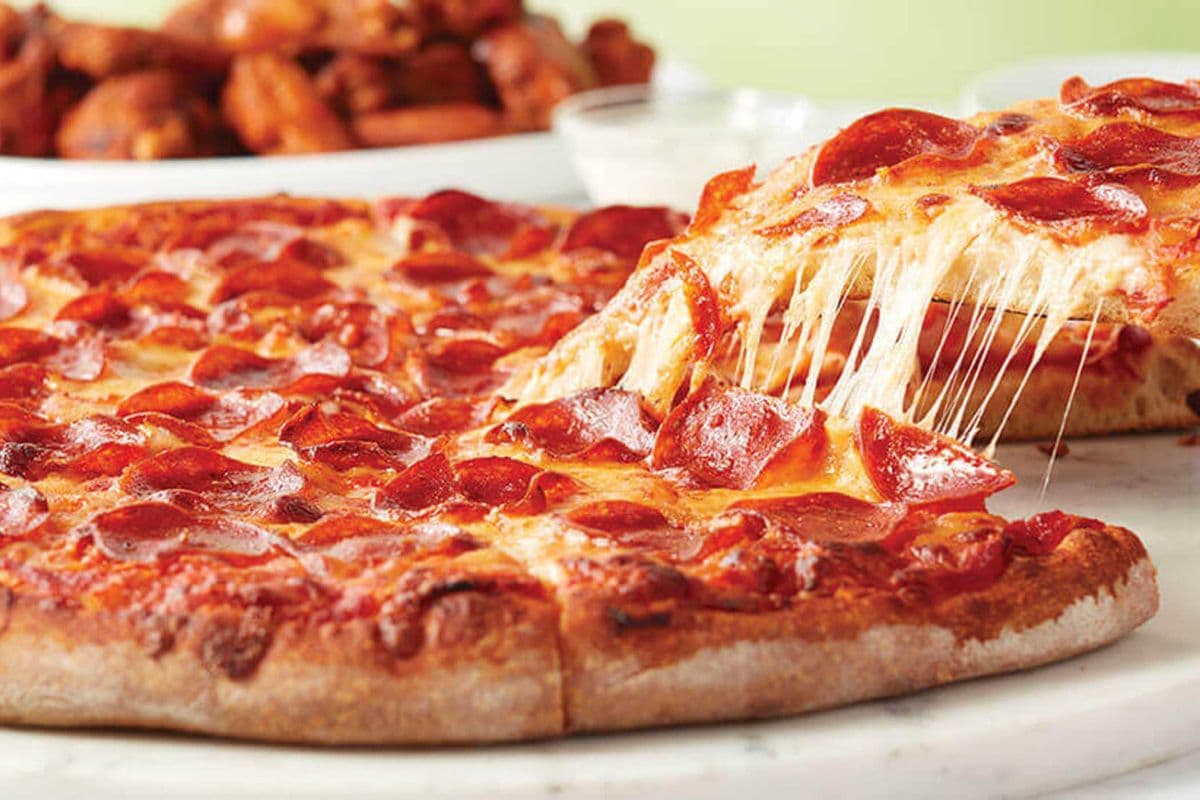 12" Medium Pizza and 1 lb Wings