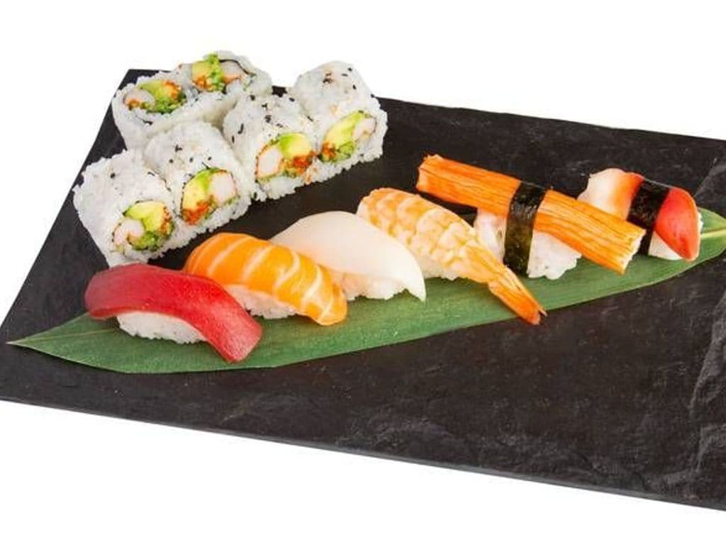 C01 Sushi Set A (12 pcs)