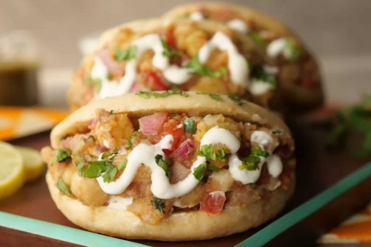 Stuffed Kulche (2 pcs)