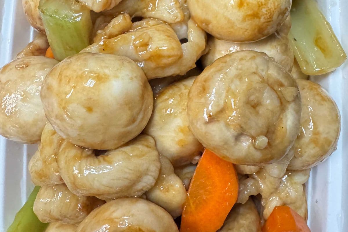 Chicken with Mushrooms 鸡肉炒蘑菇