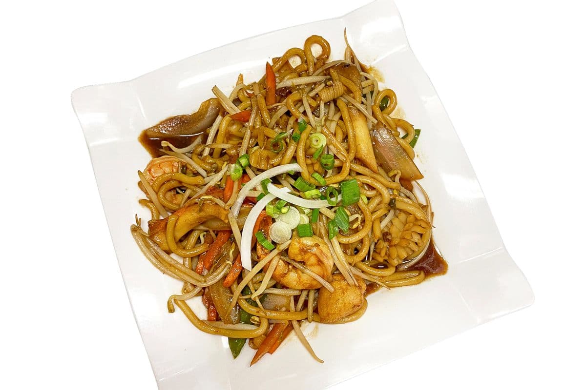 26b. Seafood Stir-Fried Udon Noodles