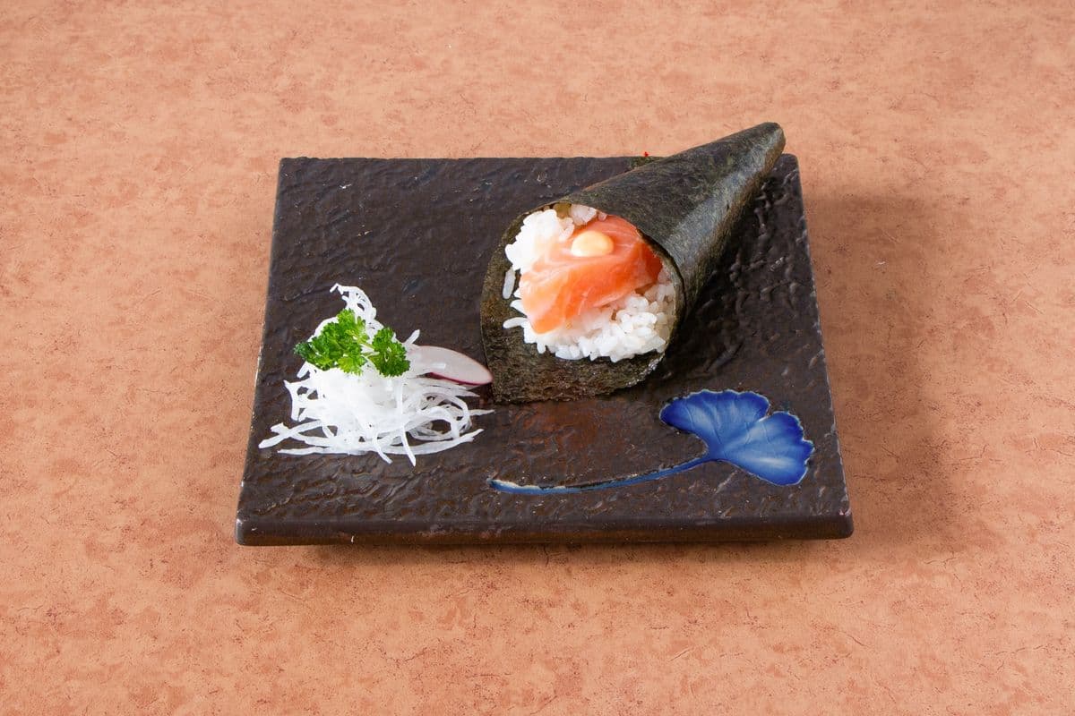 612. Spicy Salmon H Roll (1 Pc)