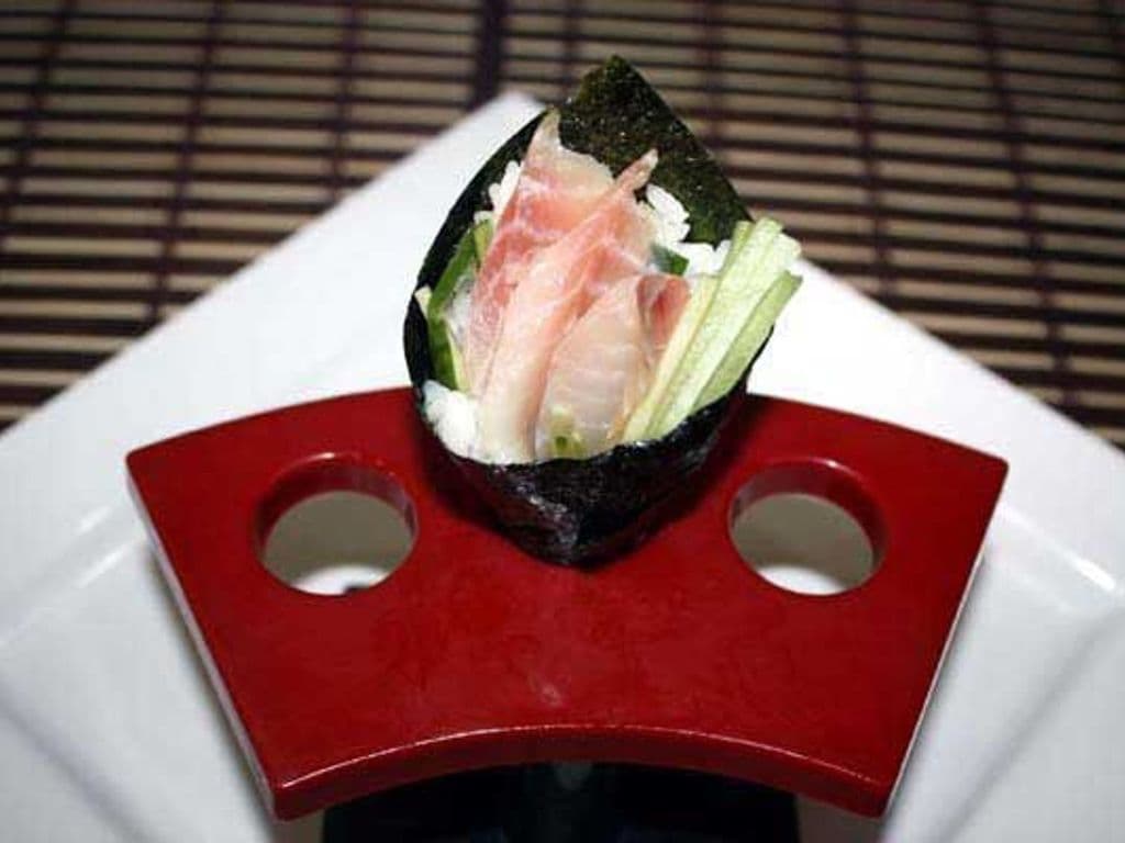 Red Snapper Hand Roll (1pc)