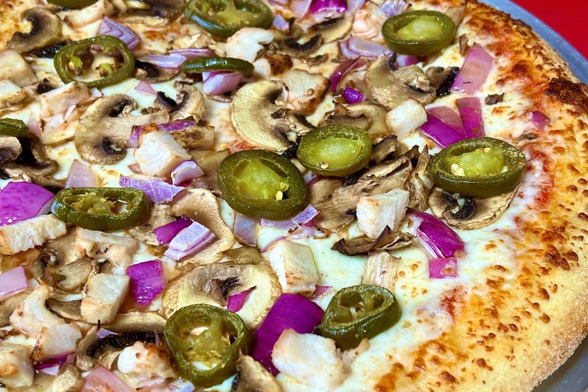 12" Medium Chicken Supreme Pizza