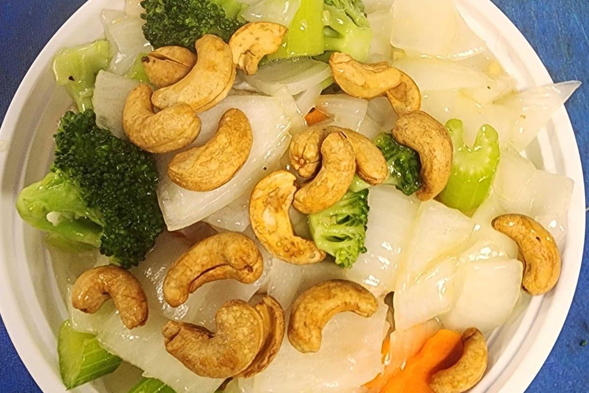 Chicken with Cashew Nuts