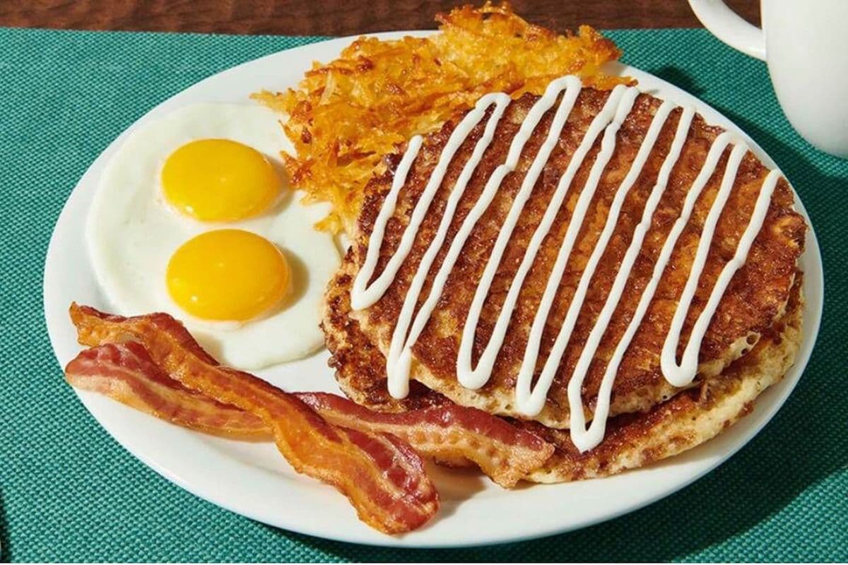 CINNAMON ROLL PANCAKE SLAM (1450 Cal)