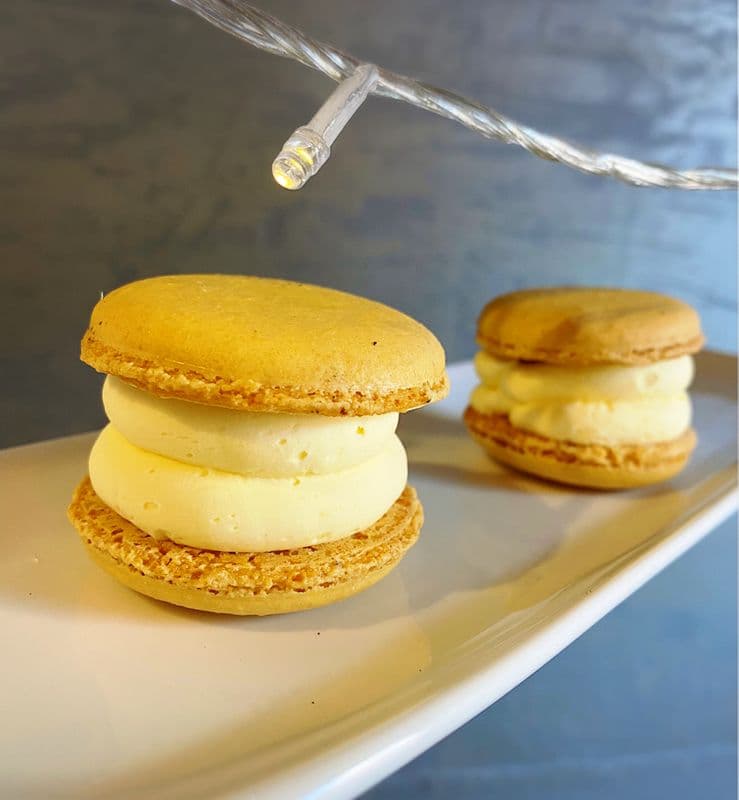 Mango Macaron