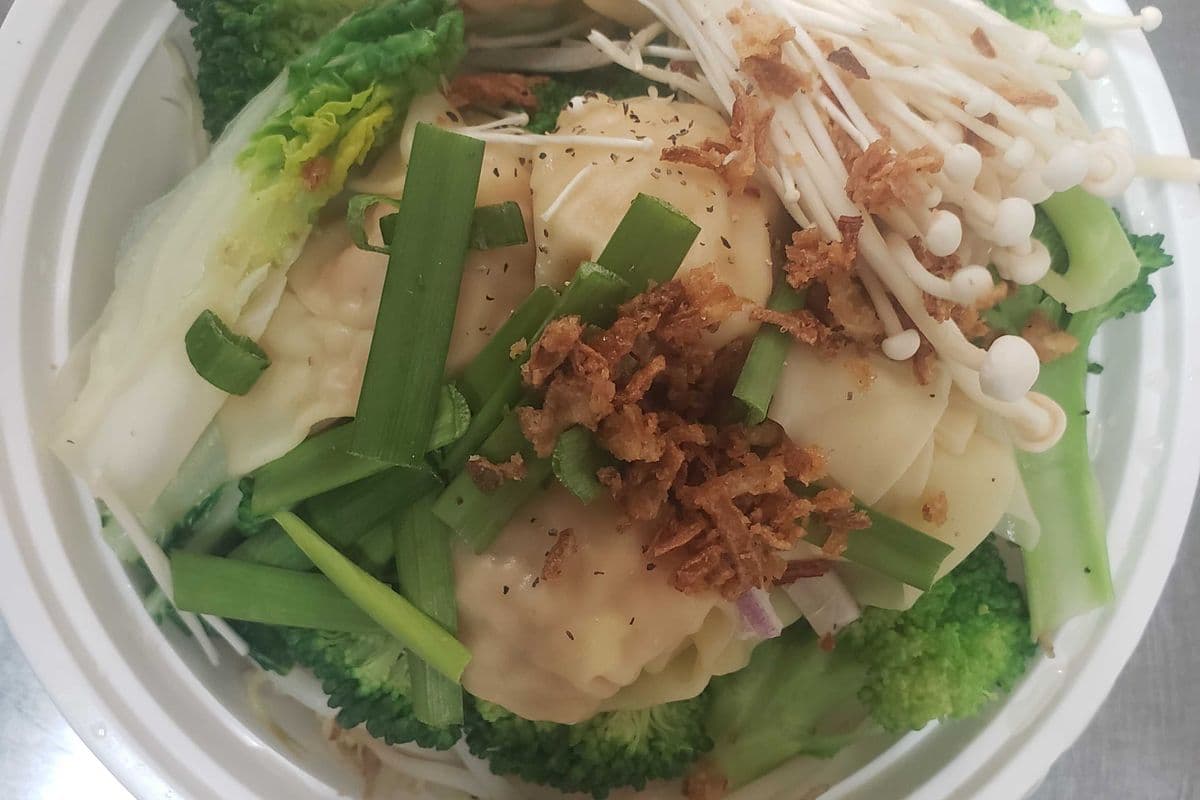 T4. Vietnamese Shrimp Wonton Egg Noodle Soup