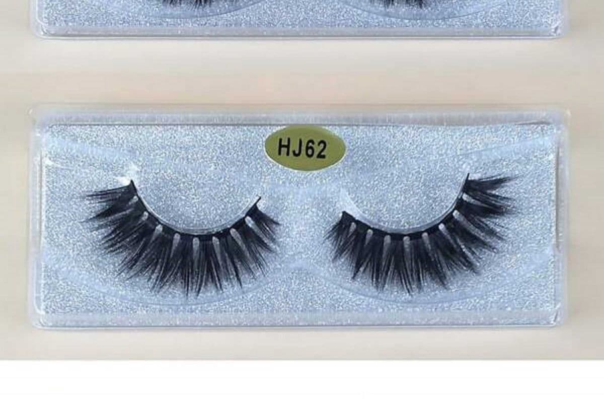 Eyelashes singles