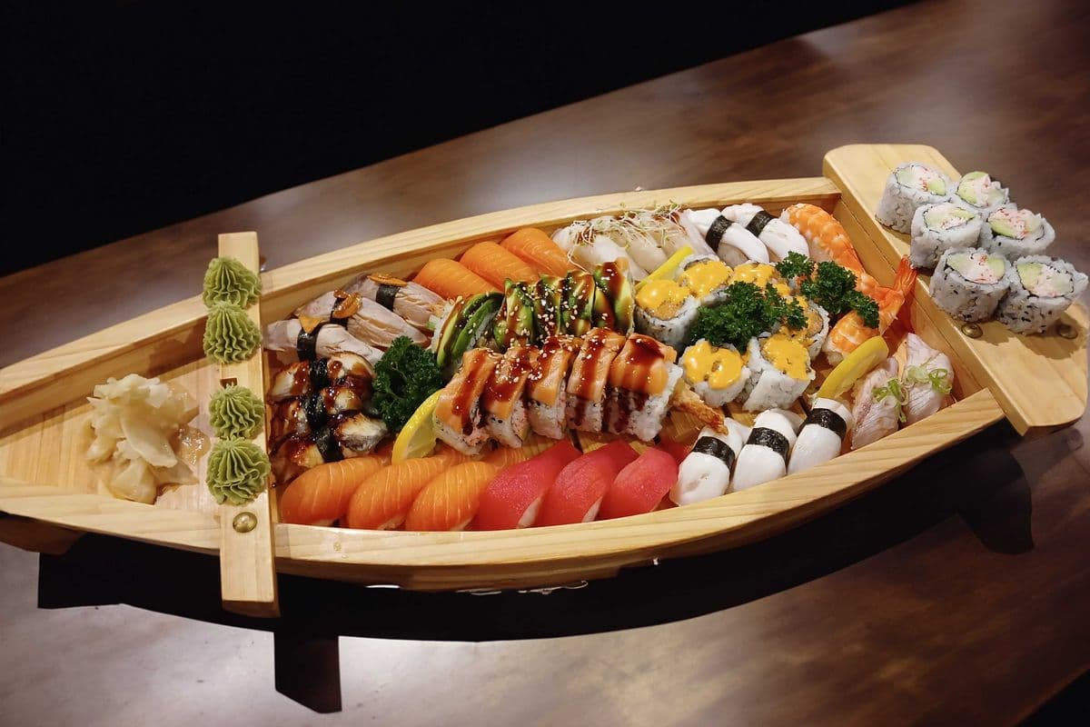 Sushi & Roll Tray Medium (50 pcs)