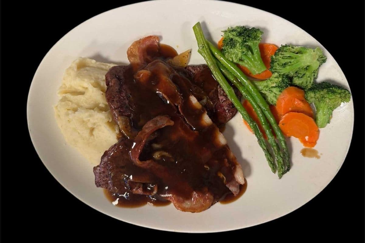 Liver and Onions with Bacon