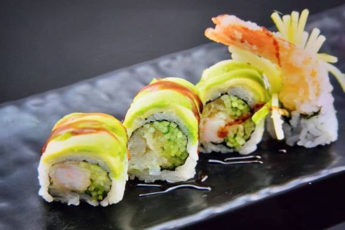 Green Dragon Maki (8pcs)