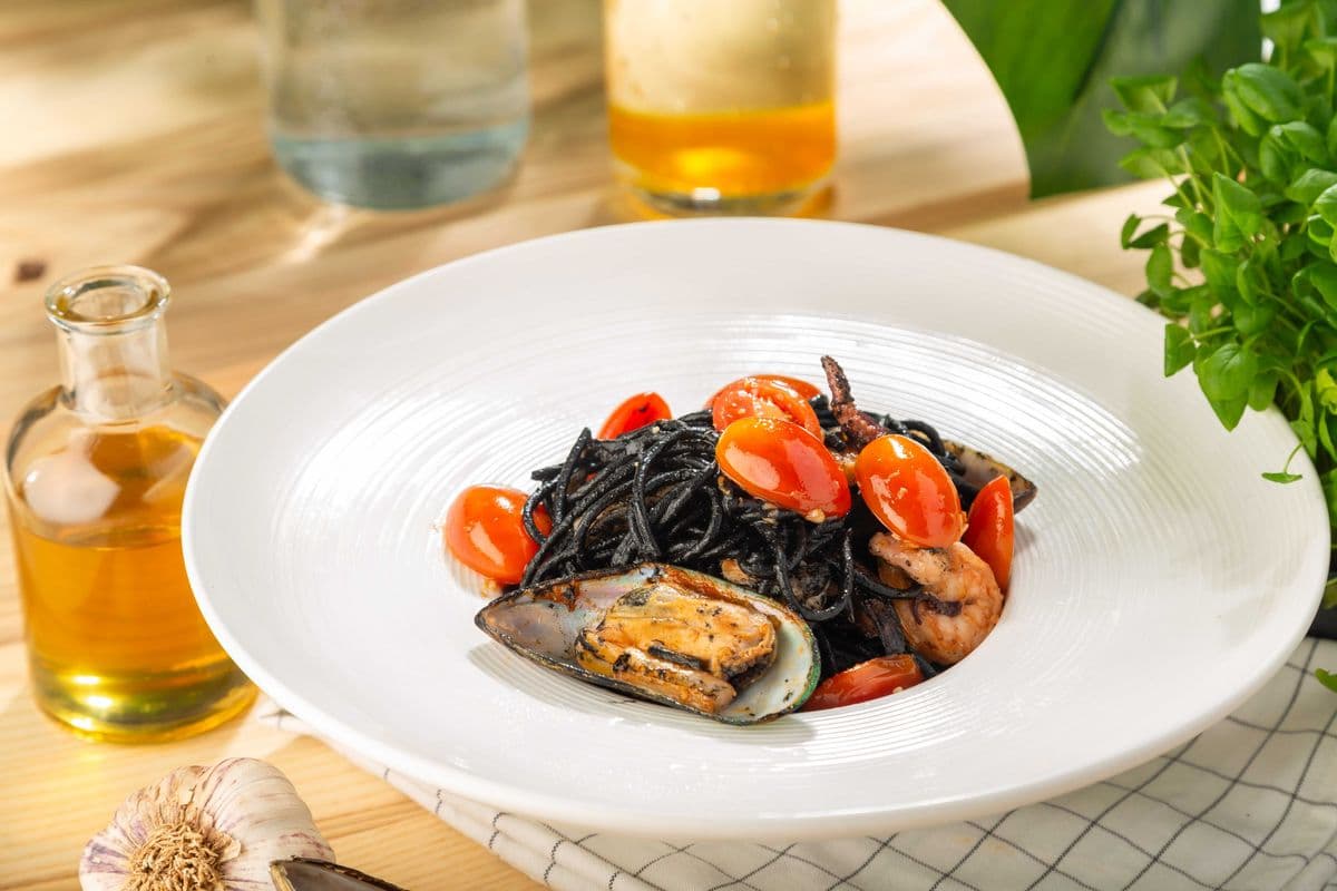H06. Squid Ink Spaghetti