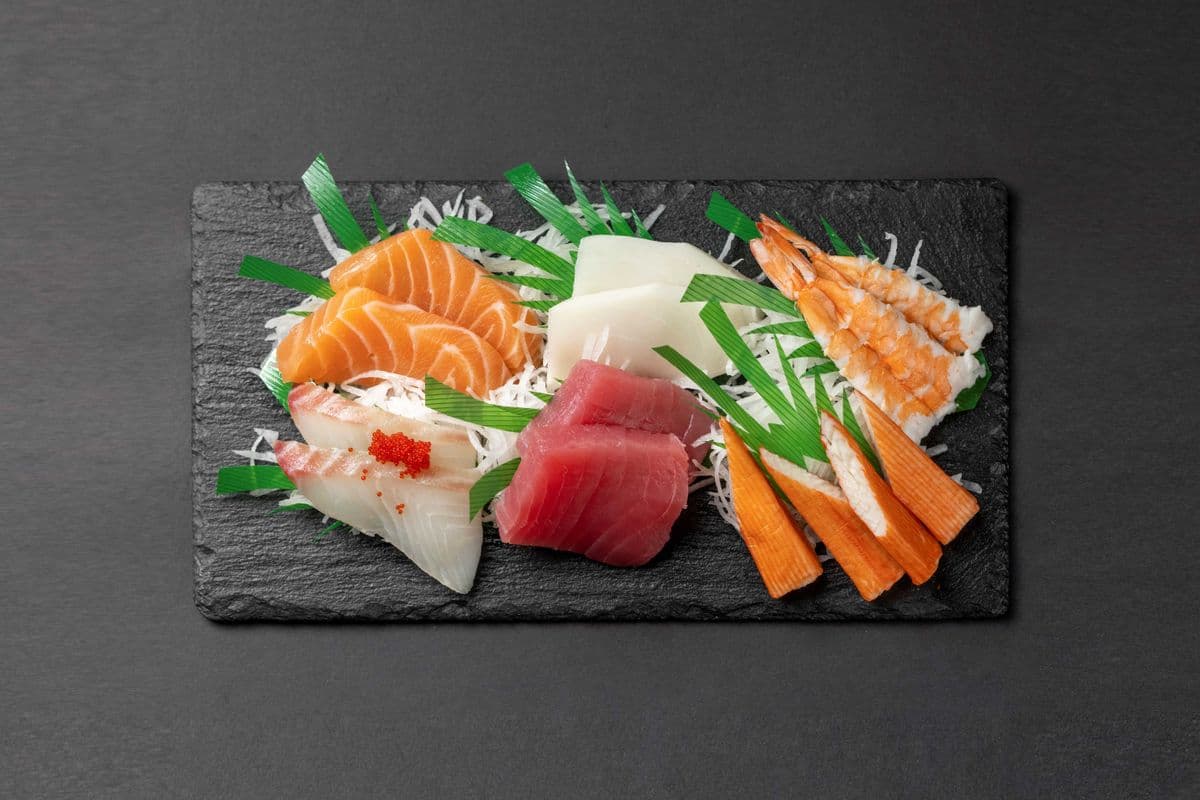 82. Sashimi Combo (12 pcs)