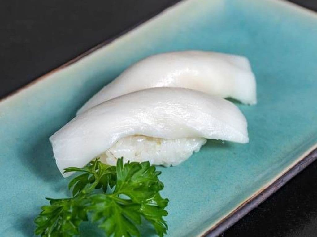 White Tuna Sushi (2 pcs)
