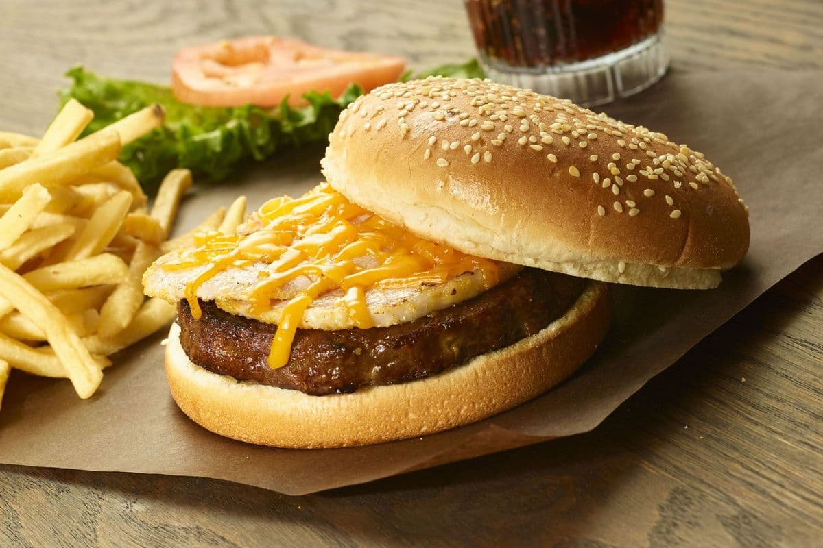 Canadian Burger (6 oz)
