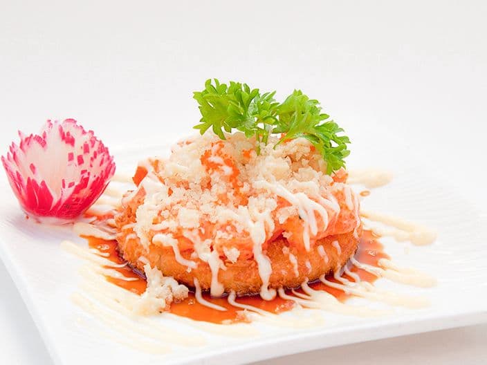 Spicy Salmon Sushi Pizza / Spicy Salmon Sushi Pizza