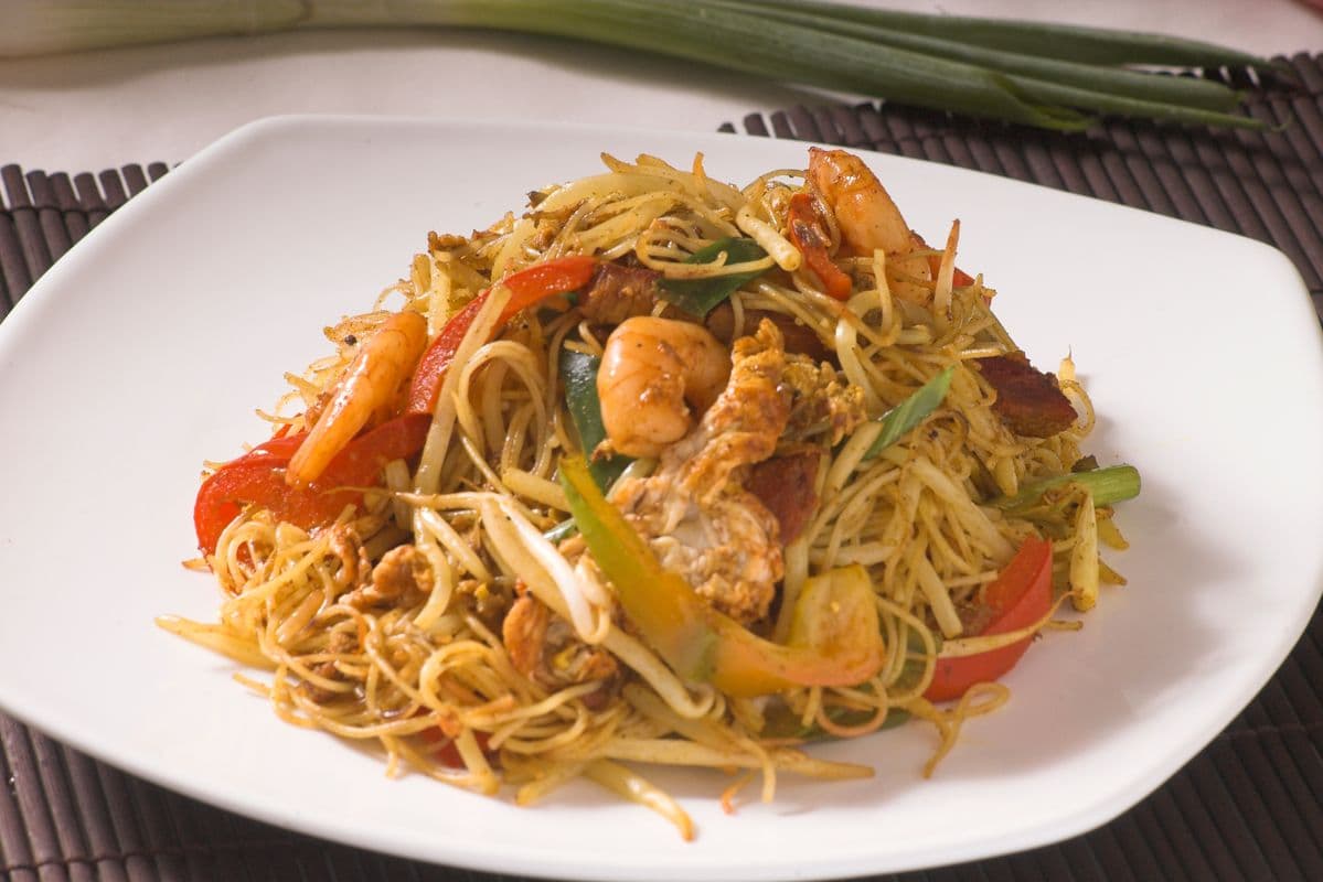 130. Singapore Fried Noodles