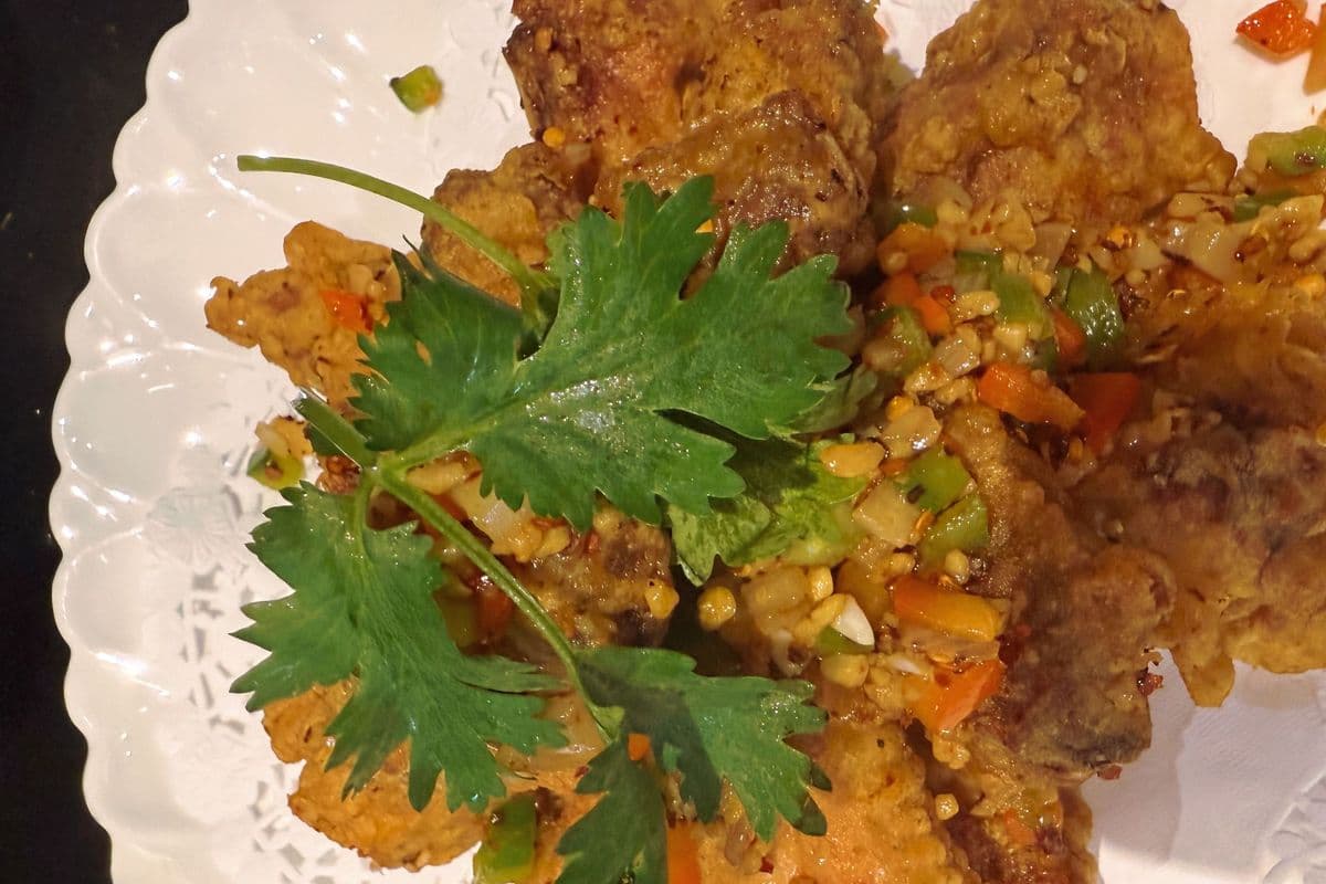 17. Bangkok Chicken Wings (12 pcs)