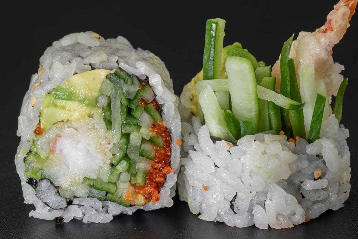 142. Dynamite Roll (8 pcs)