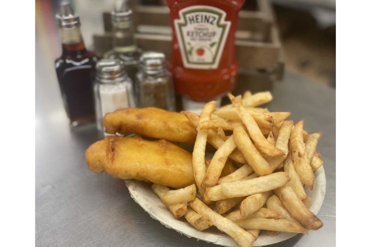 Fish and Chips (2 pcs)