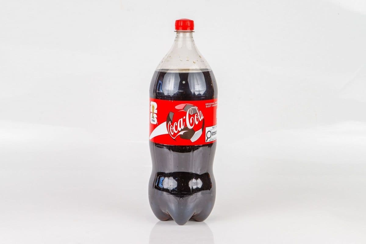 Coca-Cola Original Soft Drink (2 L)