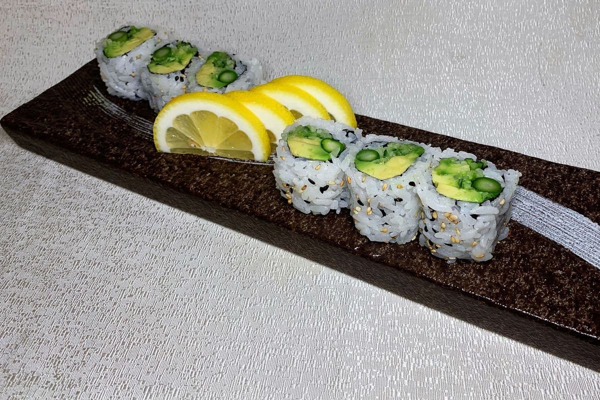 42. Fresh Green Roll (6 Pcs)