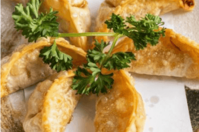 A4. Deep-Fried Dumplings (6 pcs) 黃金餃子