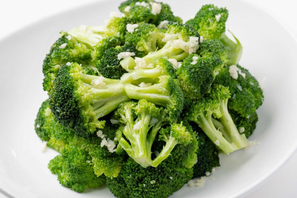 605. Broccoli Stir Fried with Minced Garlic