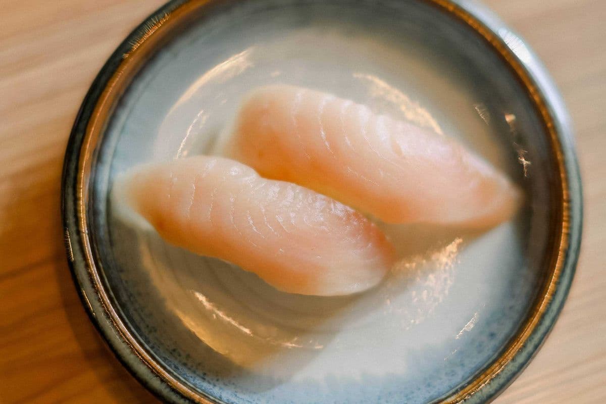 Tuna Sushi (2 pcs)
