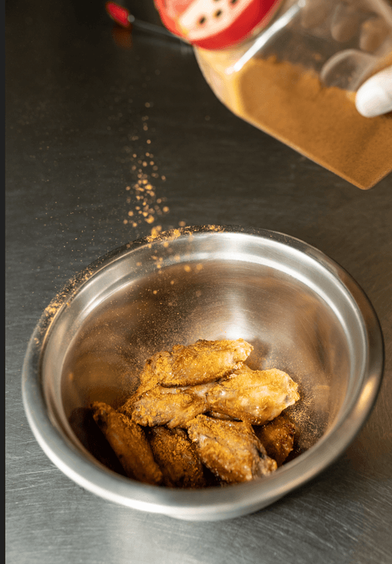 Chicken wings (30pk), Large Nachos & 2lt pop combo