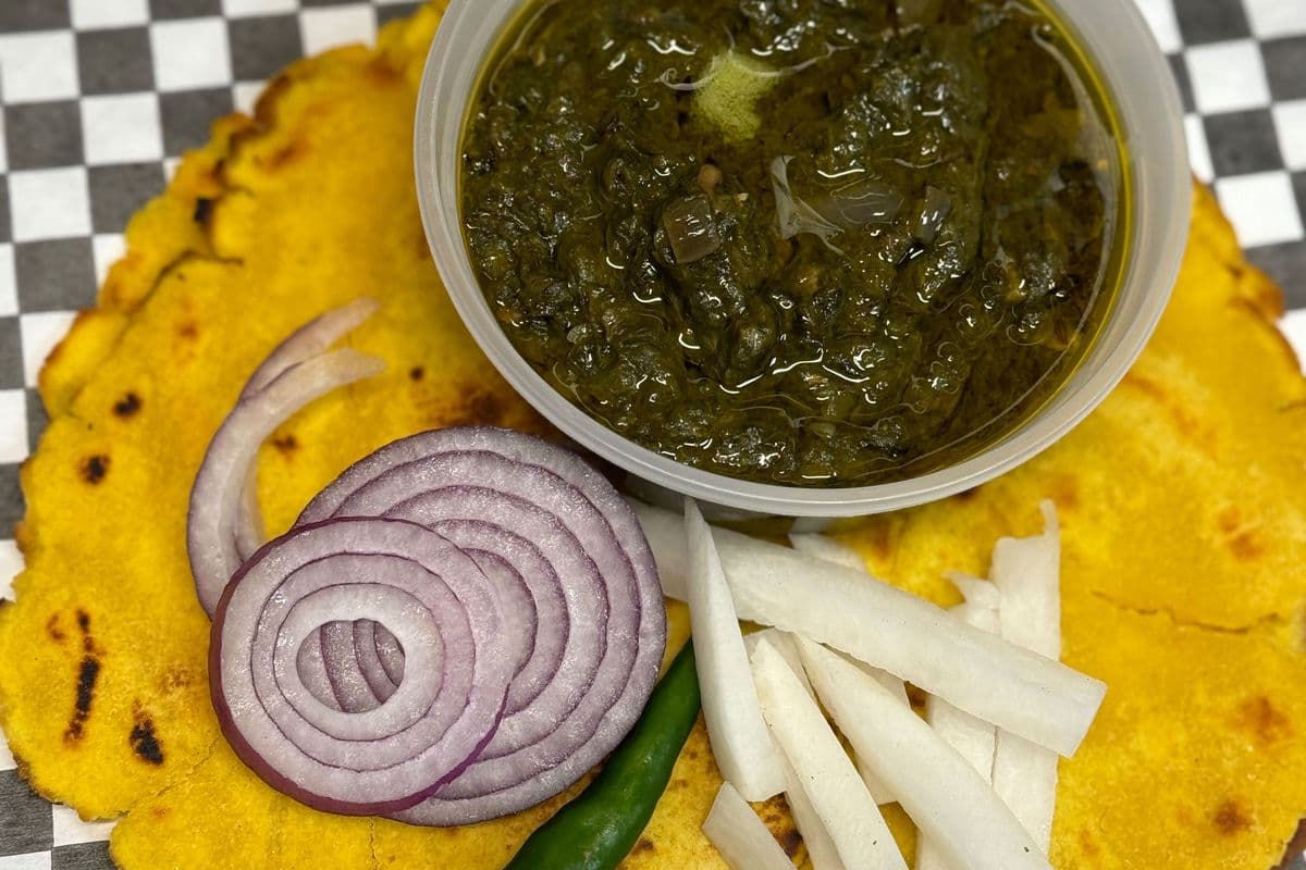 Saag & Makki Di Roti Plate