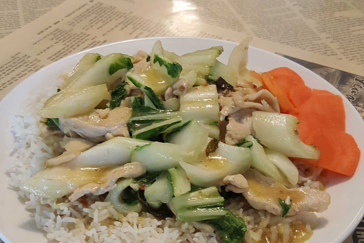 13. Com Xao Cari Xanh / Green Curry Chicken, Bok Choy and Rice (Protein Options Available)