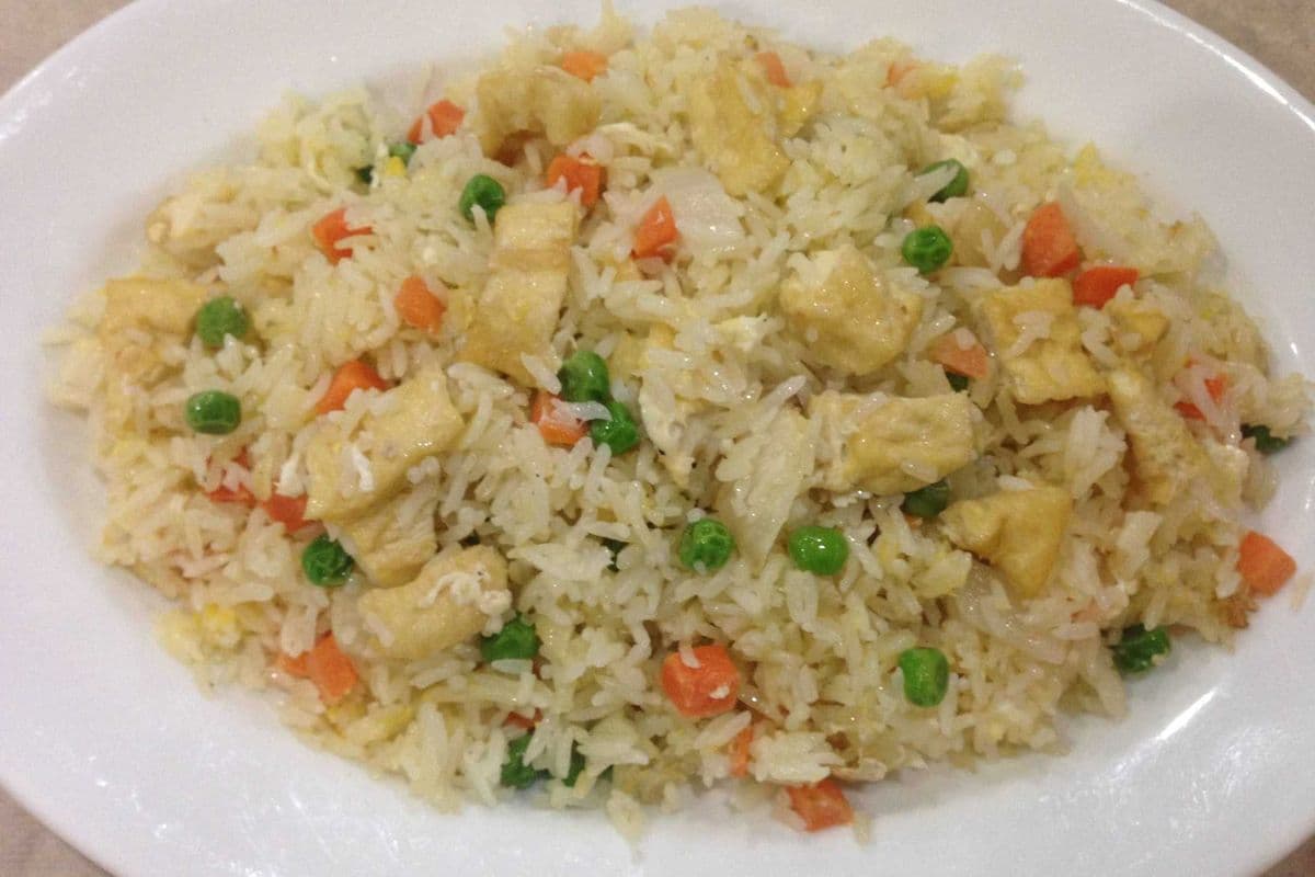 V16. Fried rice with fried tofu.