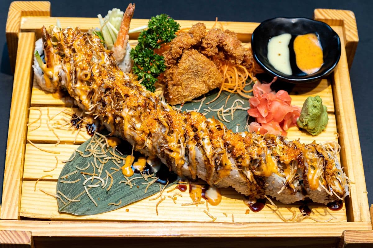 SR5. Amazing Spider Roll (10 Pcs)