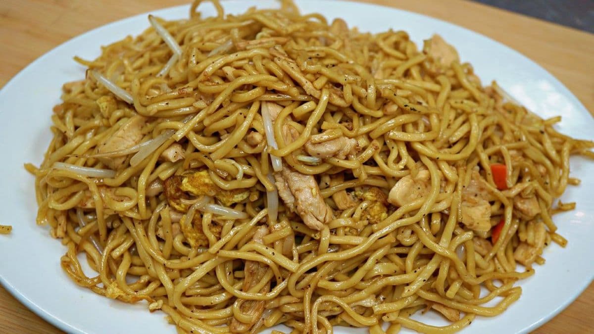 30A. Garlic Noodle (Chicken)