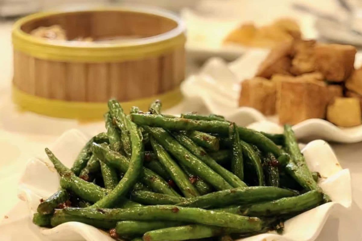 C6. Spicy Green Beans