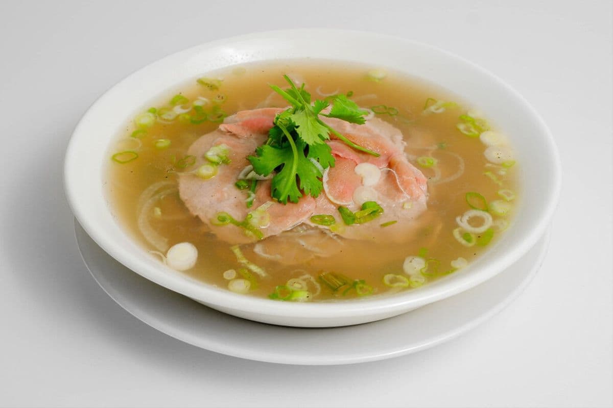 C6. Rare Beef Noodle Soup