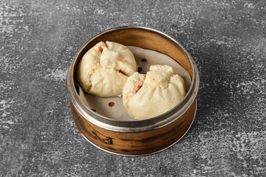 D2. Steam BBQ Pork Buns (2 pcs)