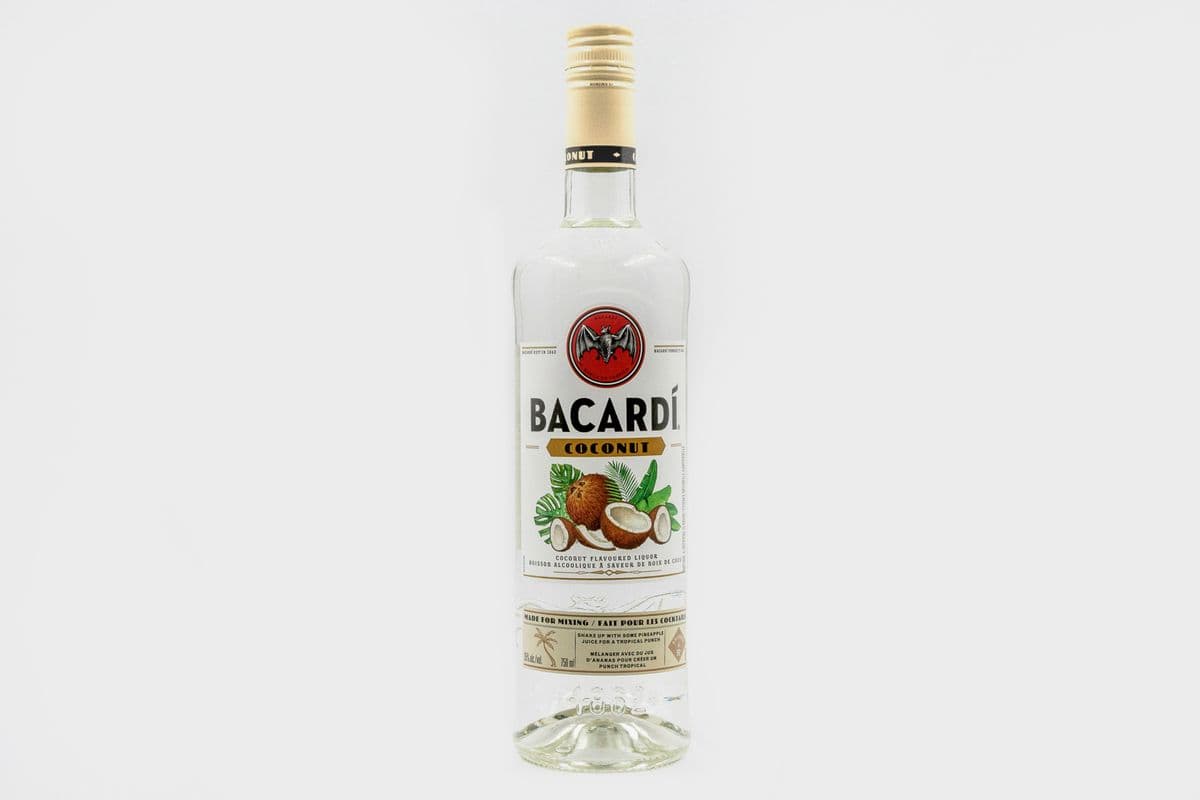 Bacardi Coconut (1 x 750 ml)