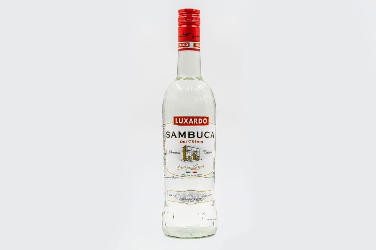 Sambuca Dei Cesari Luxardo (750ml) (1 x 750 ml)
