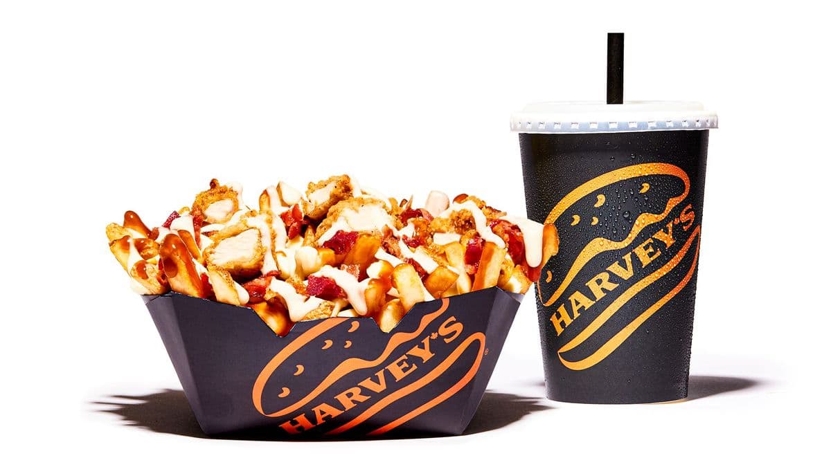 Poutine Poulet, bacon et sauce Ranch, format grand, avec boisson